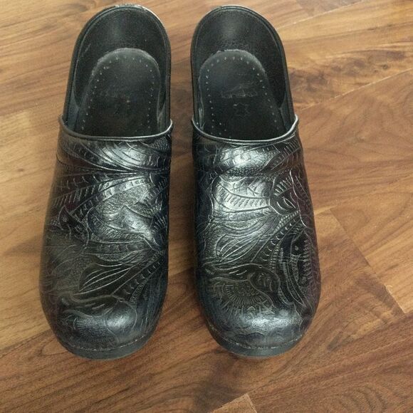 Dansko Professional tooled black clog - Picture 2 of 13